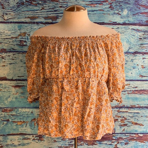 Old Navy Floral On/Off the Shoulder Short Sleeved Blouse - Picture 2 of 6